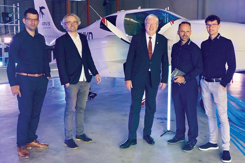 APUS co-founder and head of design organisation Jan Eichhorn with co-founder and head of airworthiness Martin König; Brandenburg minister of economic affairs Prof Dr Jörg Steinbach; APUS CEO Phillip Scheffel and Robert Adam, co-founder and head of powertrain development.