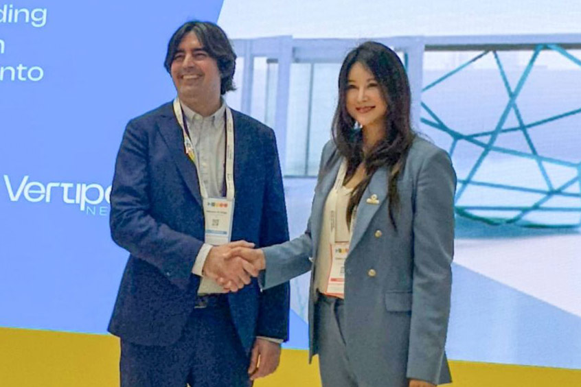 Vertiports Network CEO Mariano de Diego Biosca and Victoria Xiang, COO, EHang Europe and Latin America.