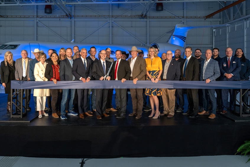 Gulfstream's team at its ribbon-cutting ceremony to open the new Mesa, Arizona facility.