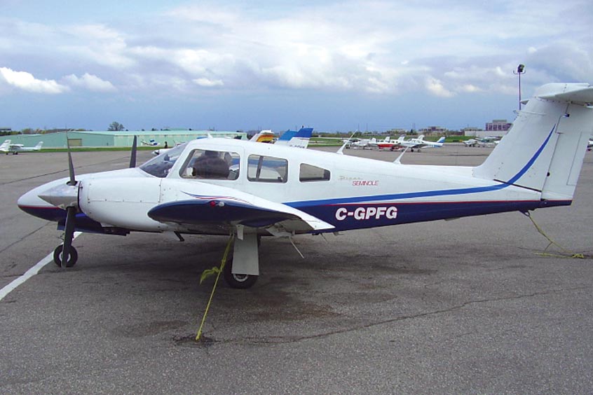 6869 Piper PA-44-180 Seminole